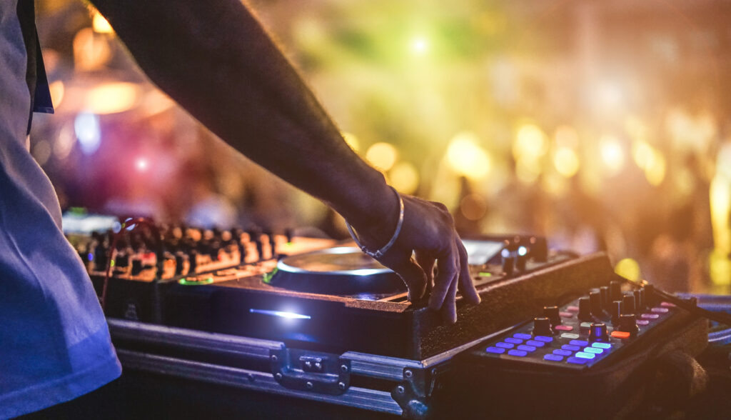 Trouver un DJ pour une soirée d'entreprise en Haute-Savoie