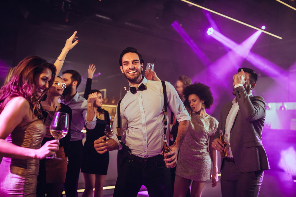 Comment choisir un animateur de soirée en Haute-Savoie ?
